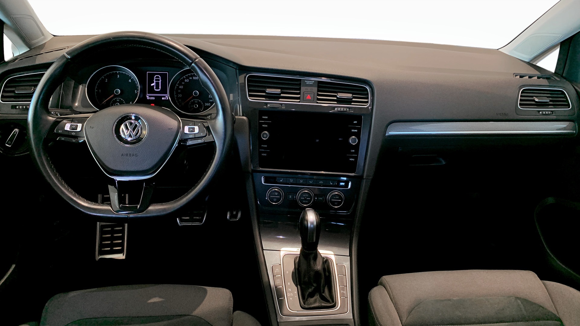 Volkswagen Golf MGK10U