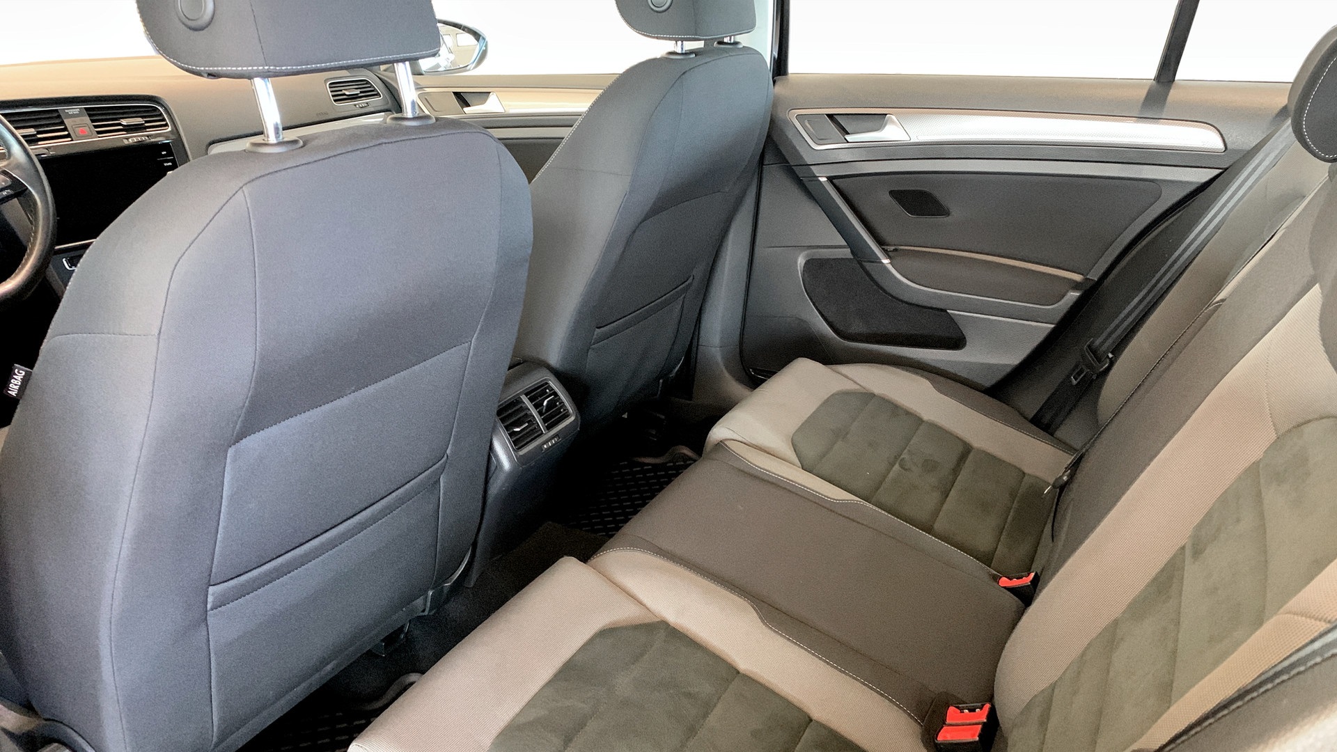 Volkswagen Golf MGK10U