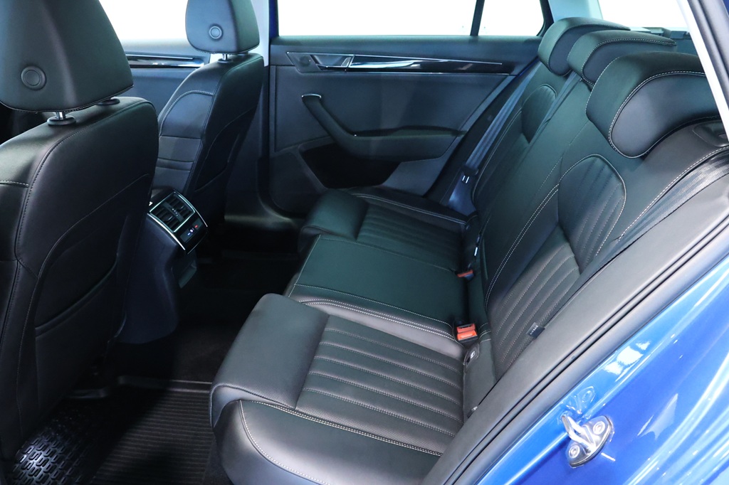 Skoda Superb Combi MGK41M