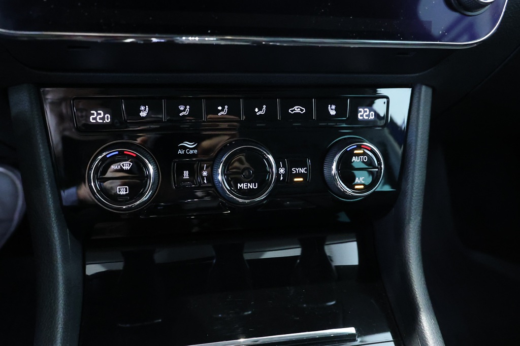 Skoda Superb Combi MGK41M