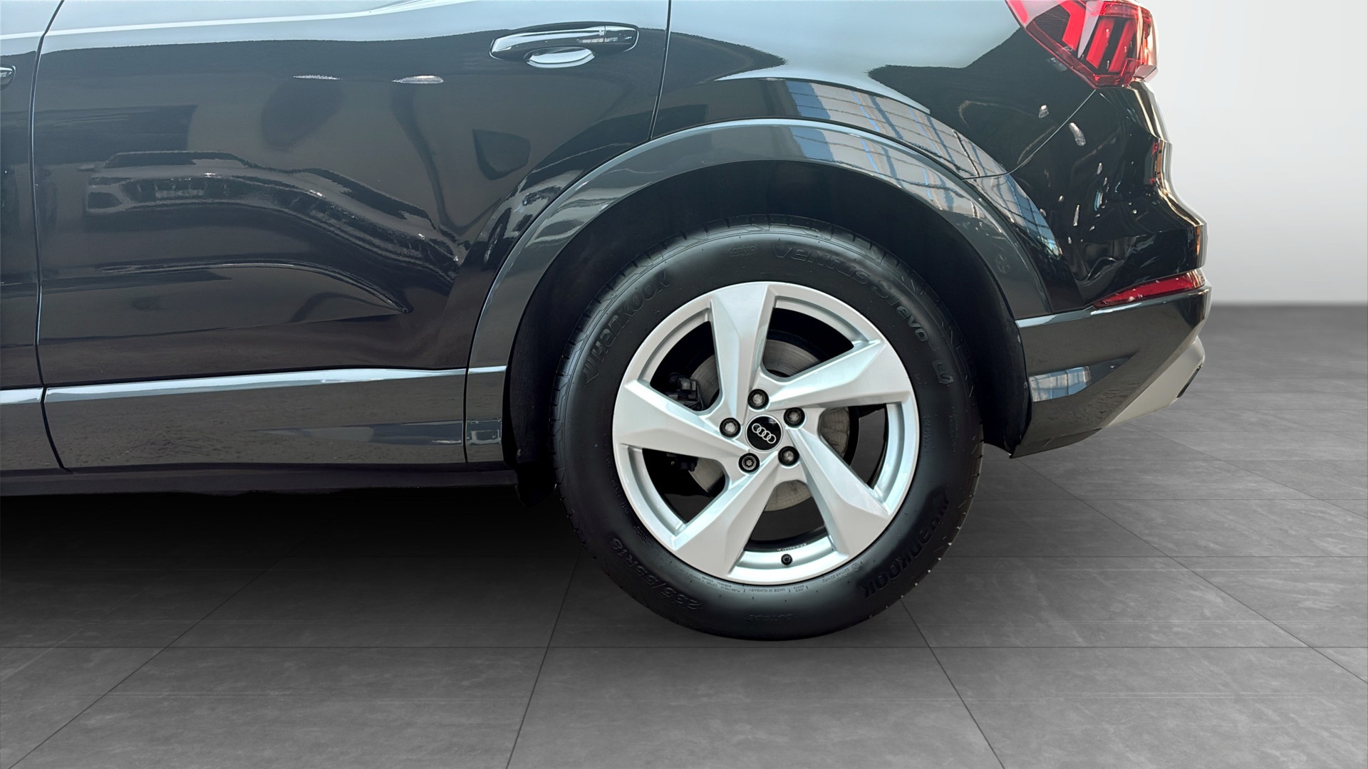 Audi Q3 MHG22T