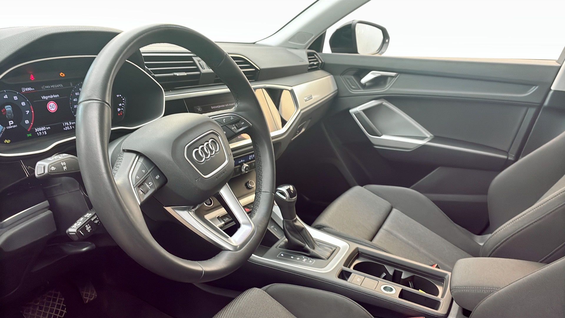 Audi Q3 MHG22T