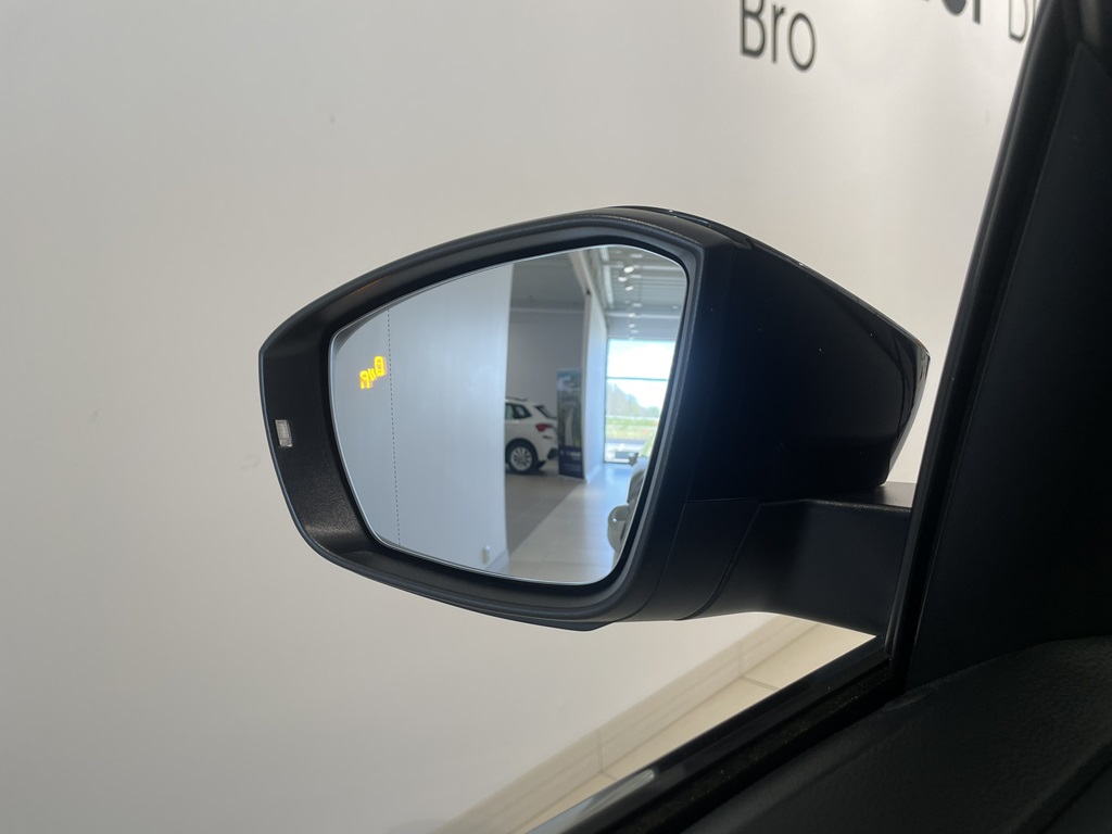 Volkswagen T-Cross MHL02U