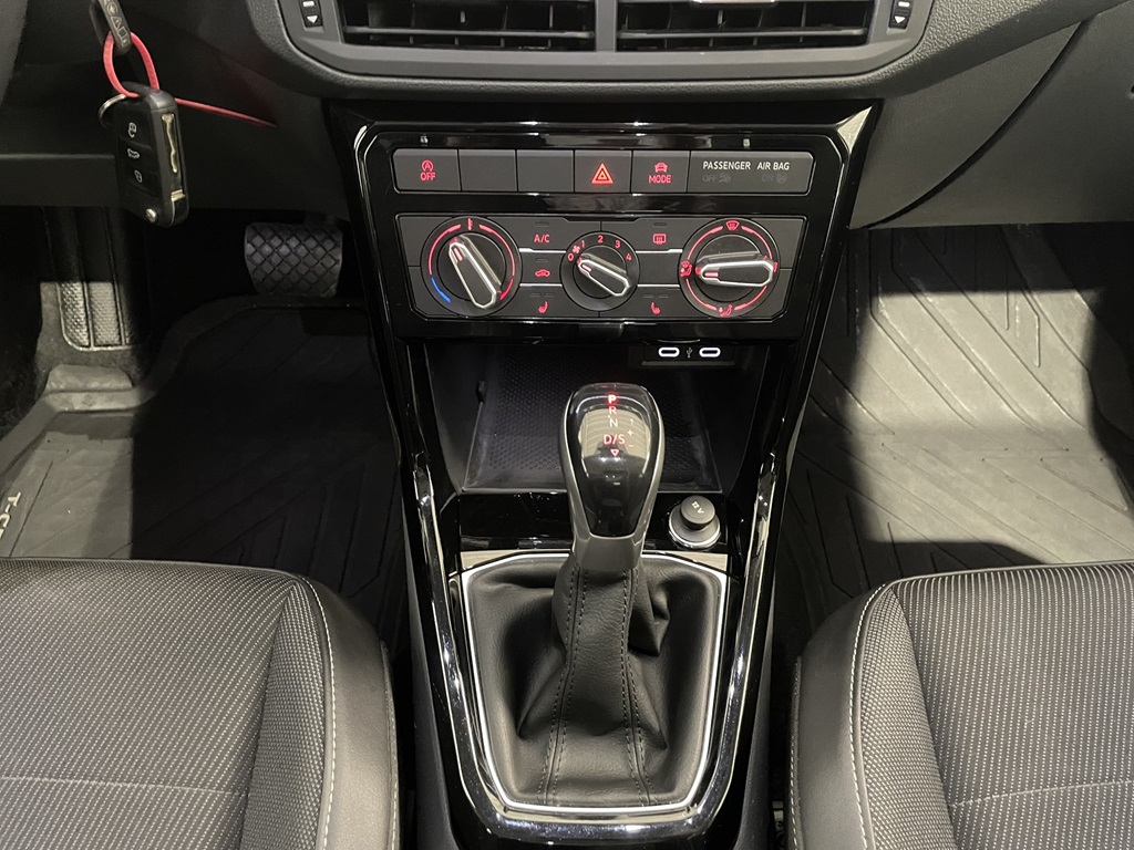 Volkswagen T-Cross MHL02U