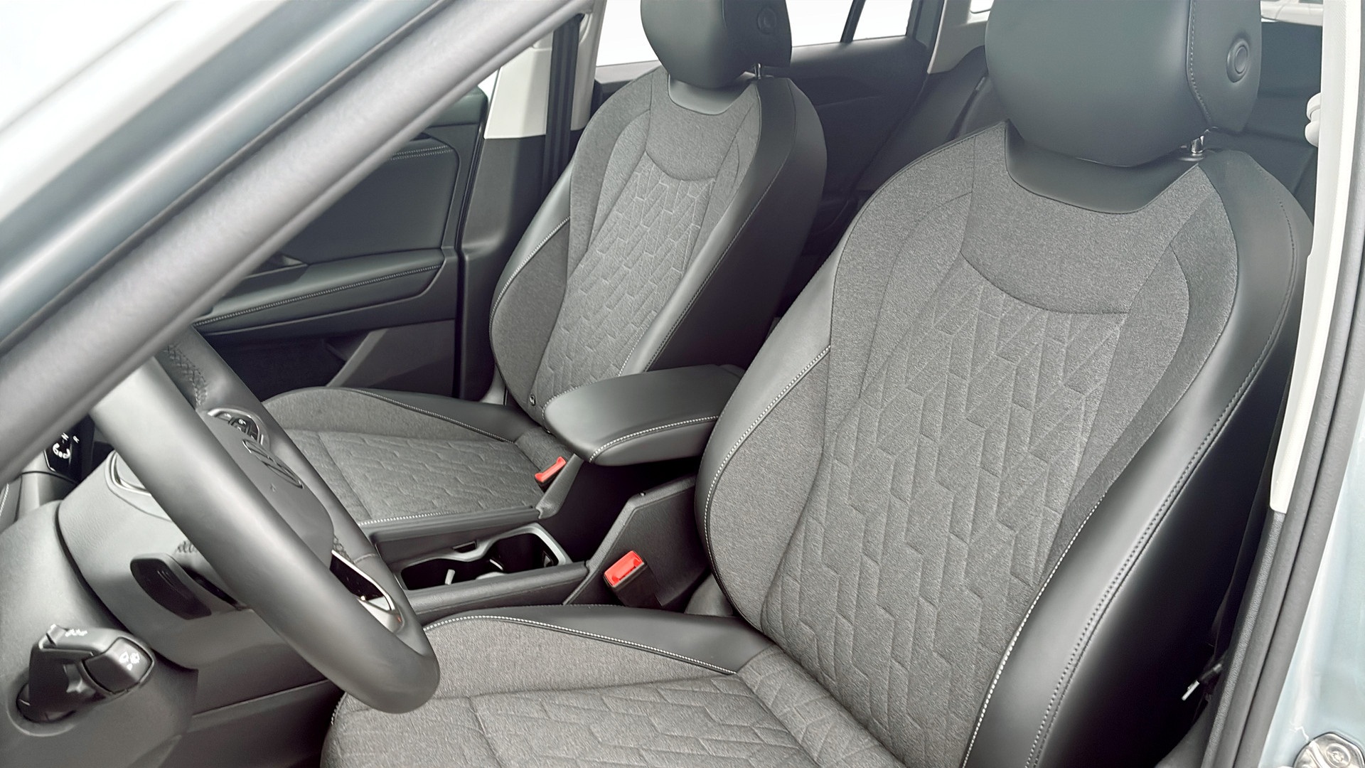 Volkswagen Tiguan MJB37T