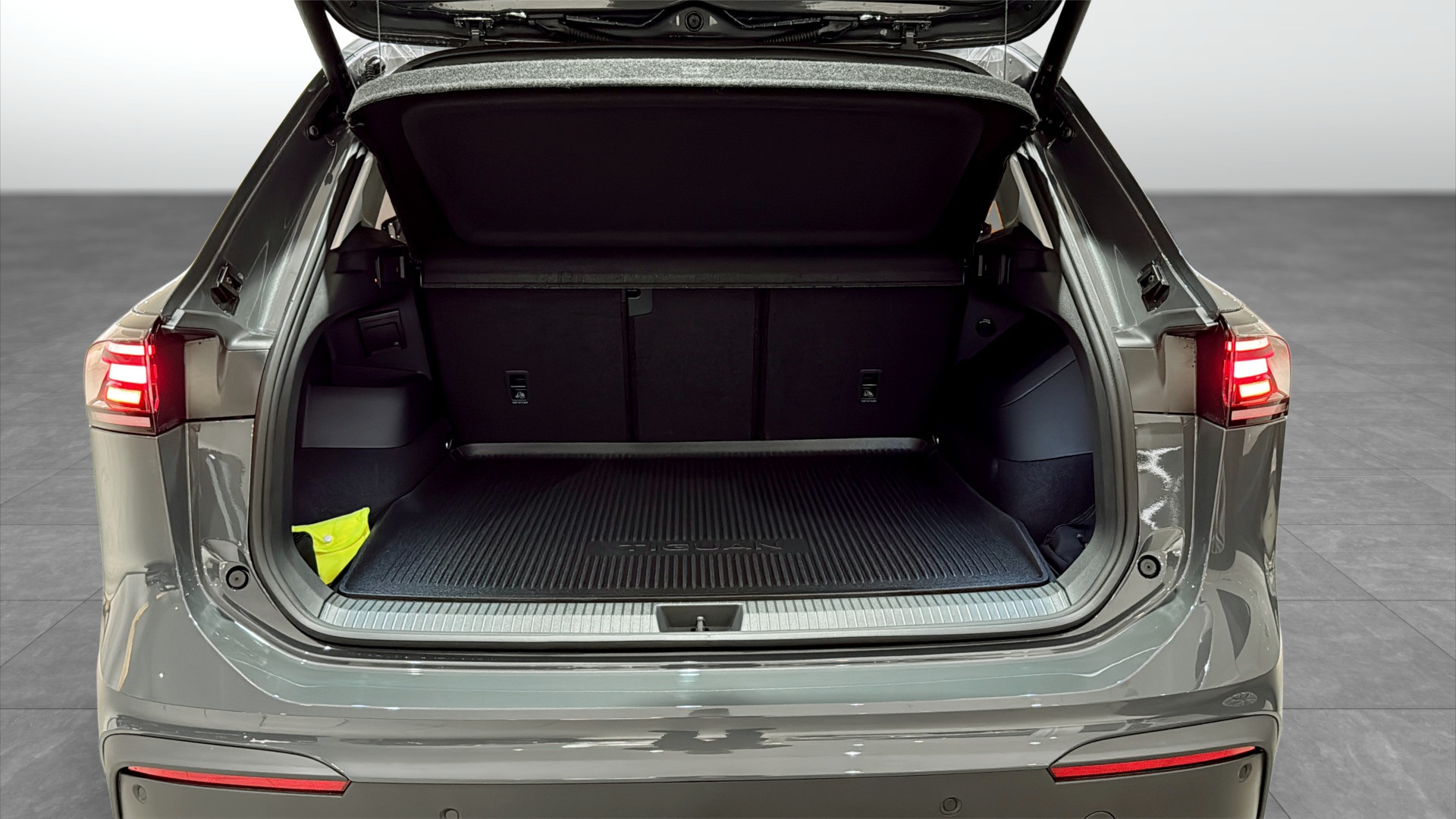 Volkswagen Tiguan MJH23R