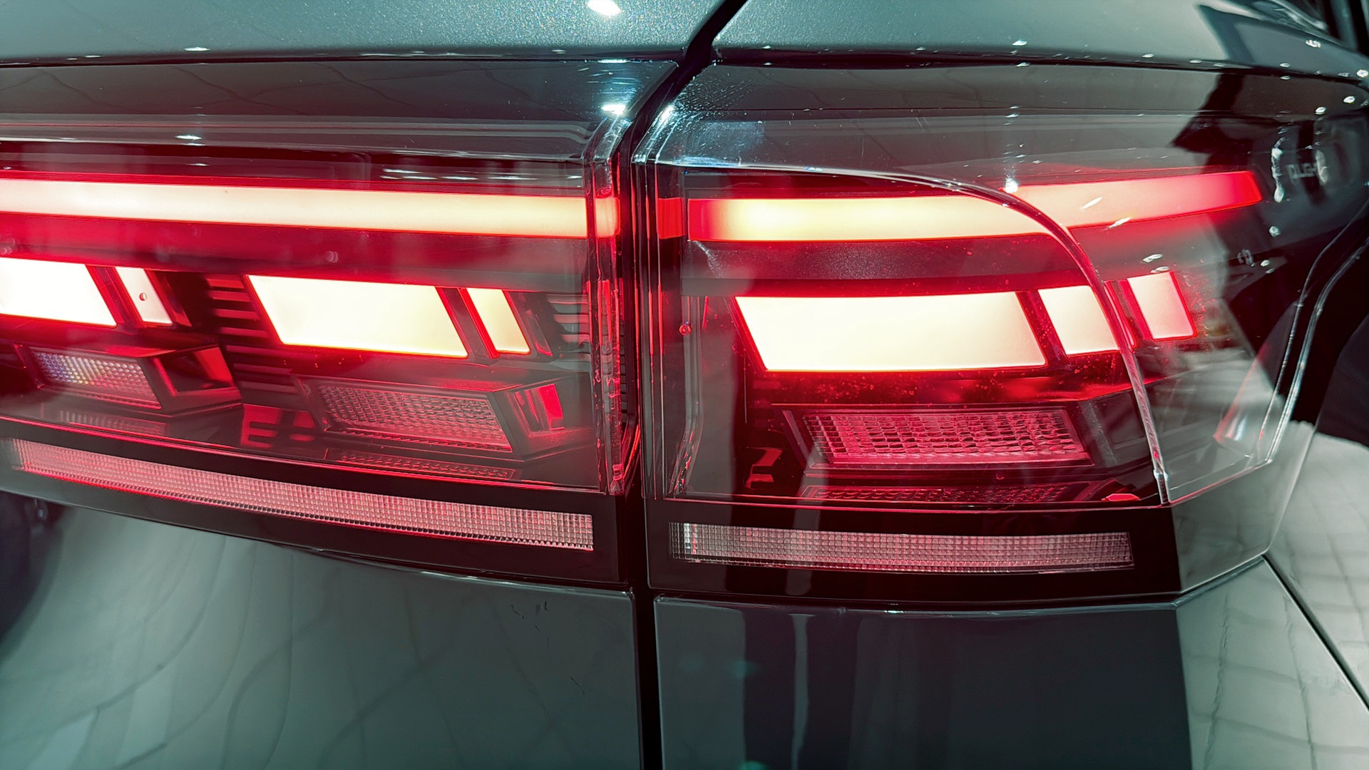 Volkswagen Tiguan MJH23R