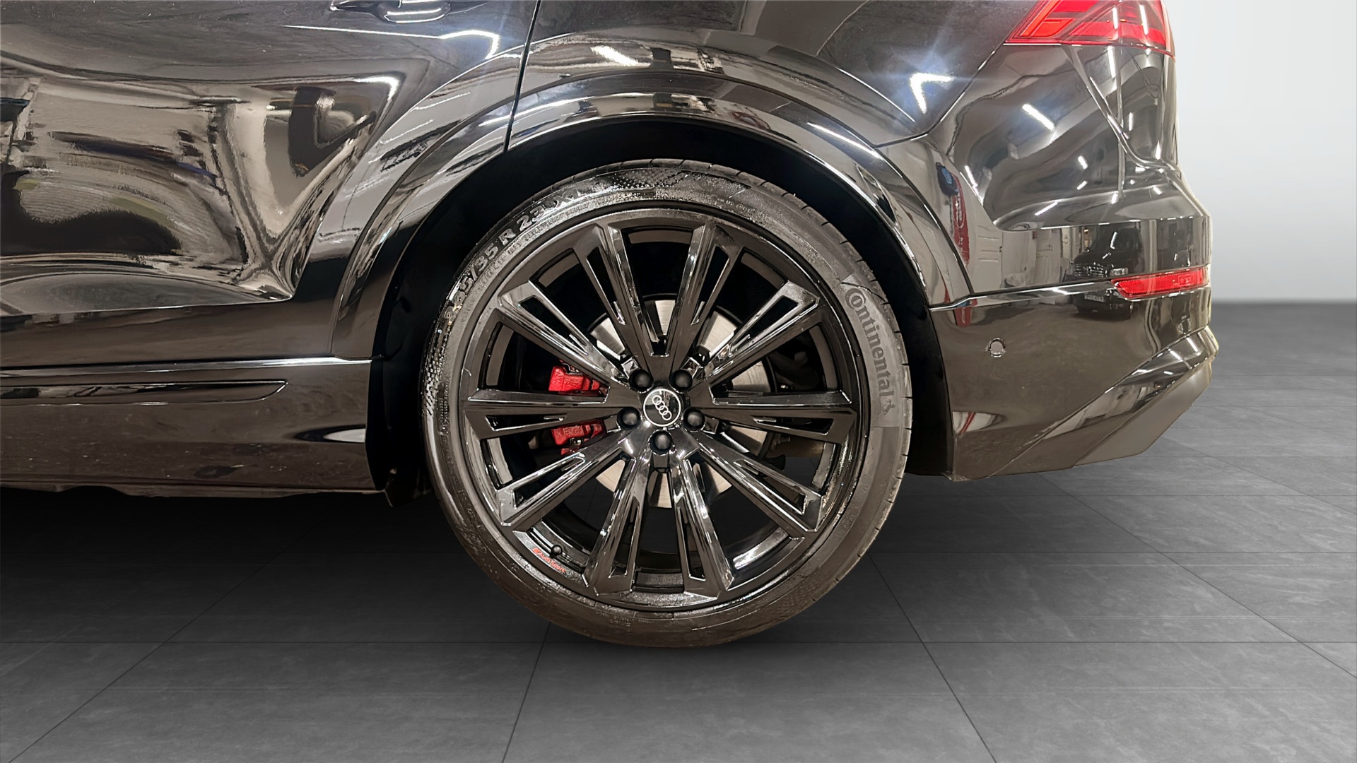 Audi Q8 MJR85M