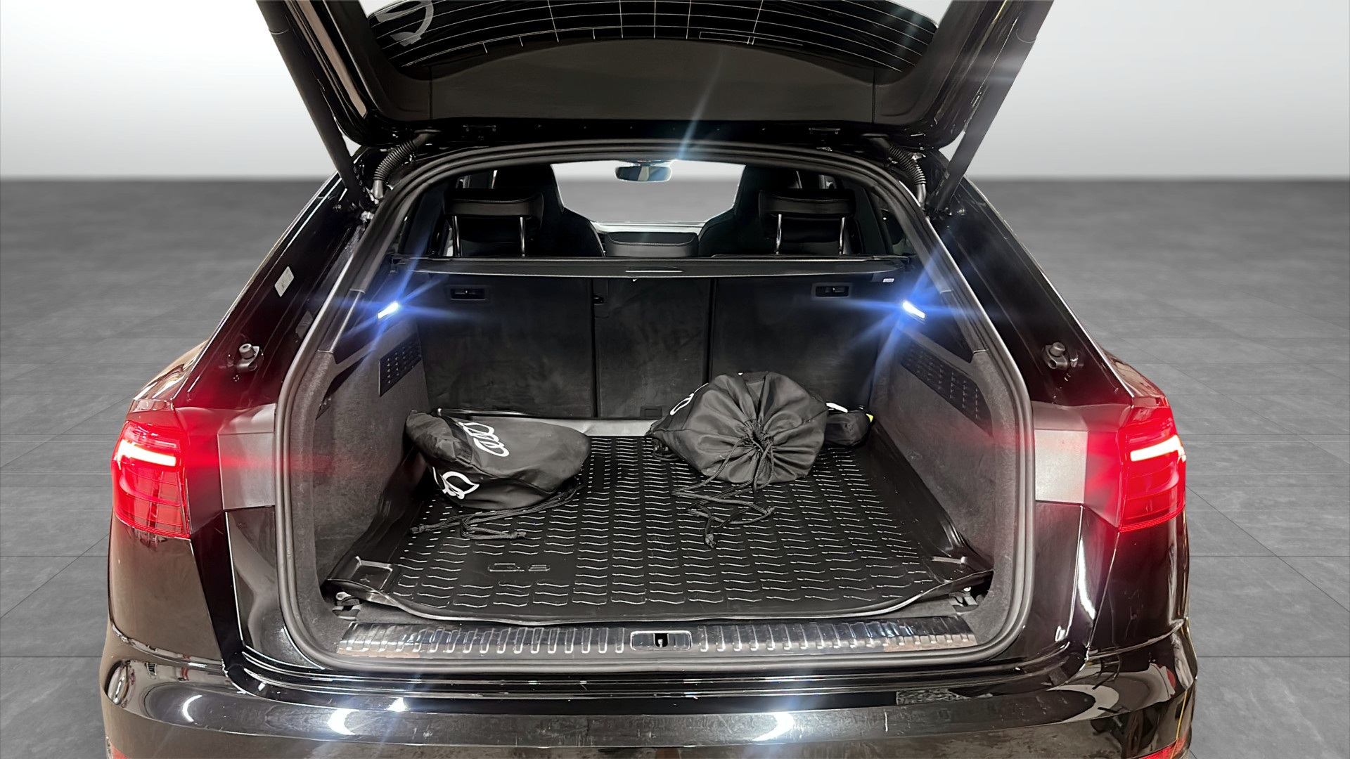 Audi Q8 MJR85M