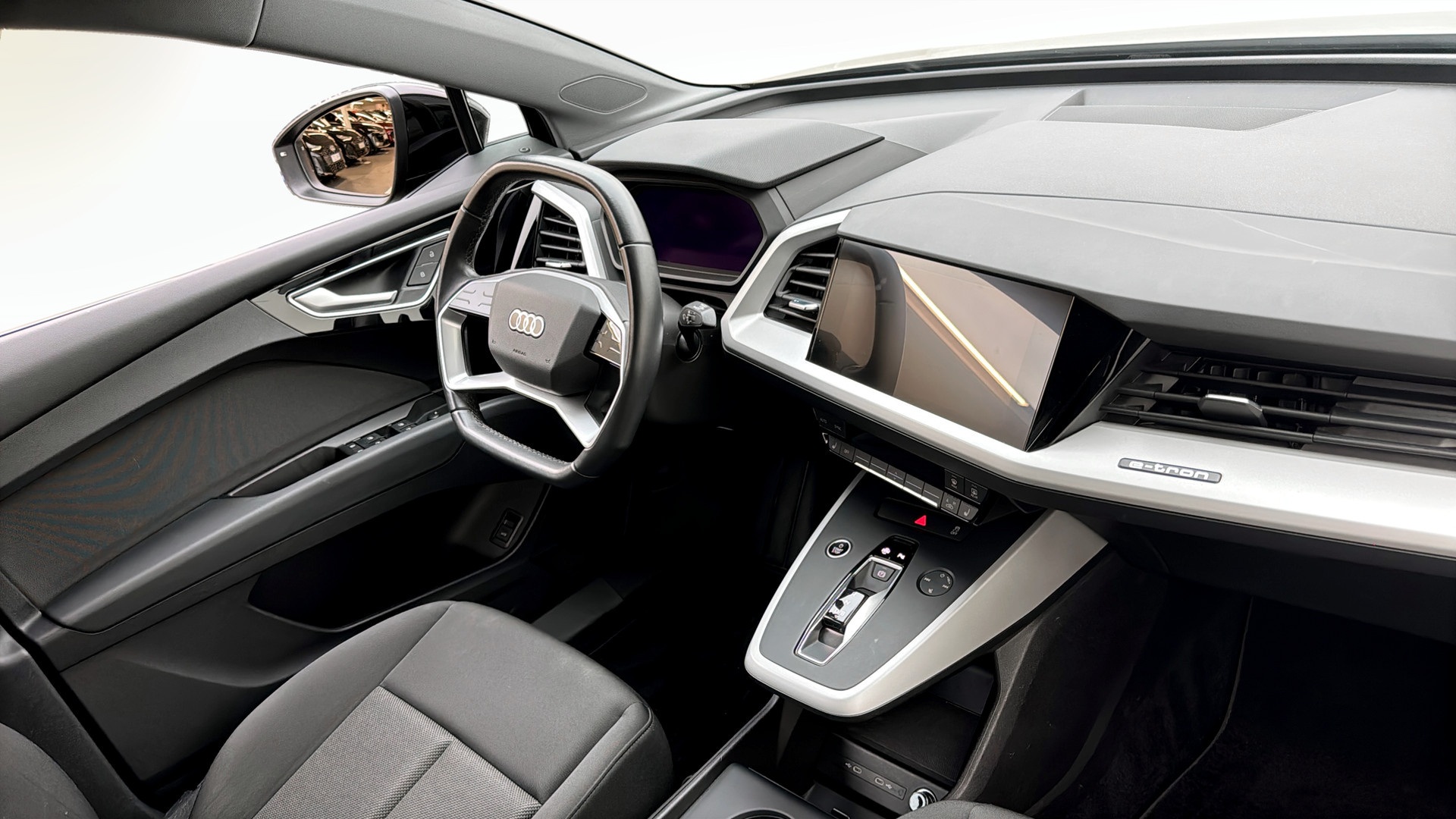 Audi Q4 e-tron MKM85K