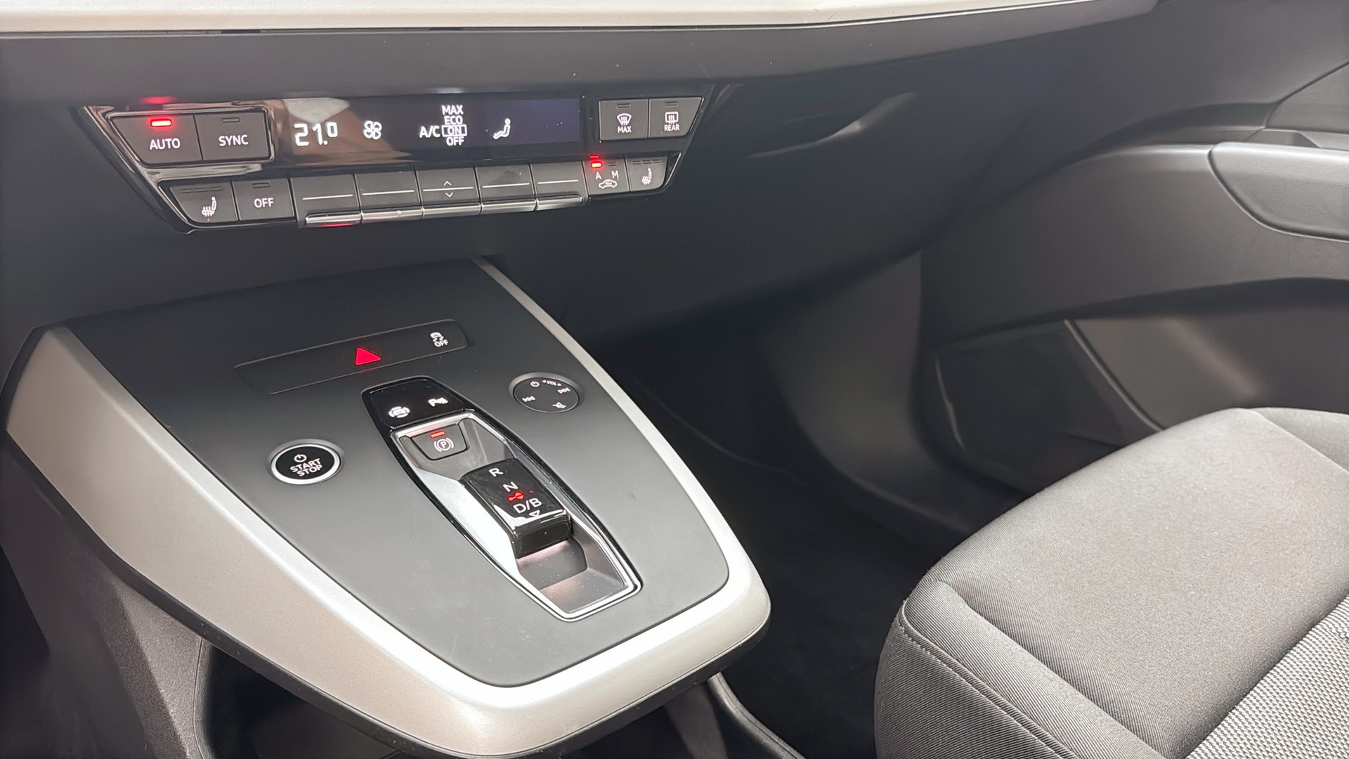 Audi Q4 e-tron MKM85K