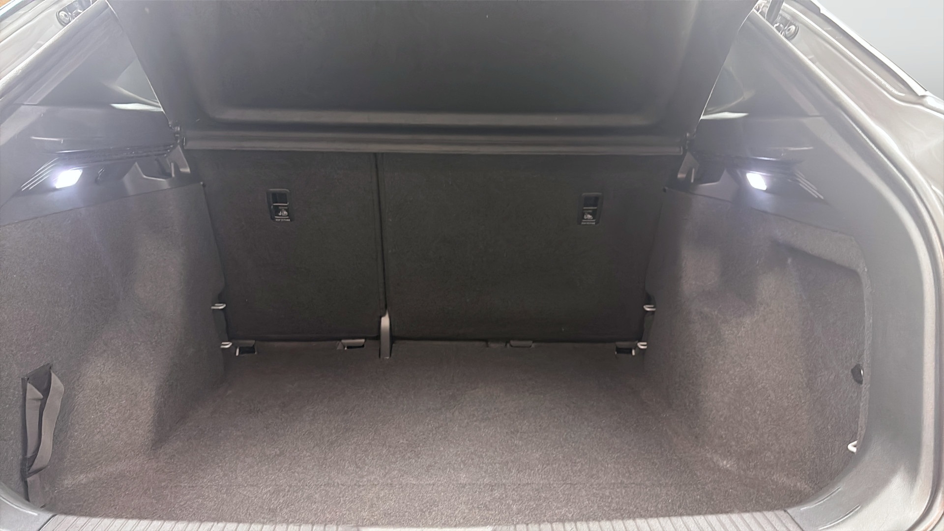 Volkswagen ID.4 MKR48T