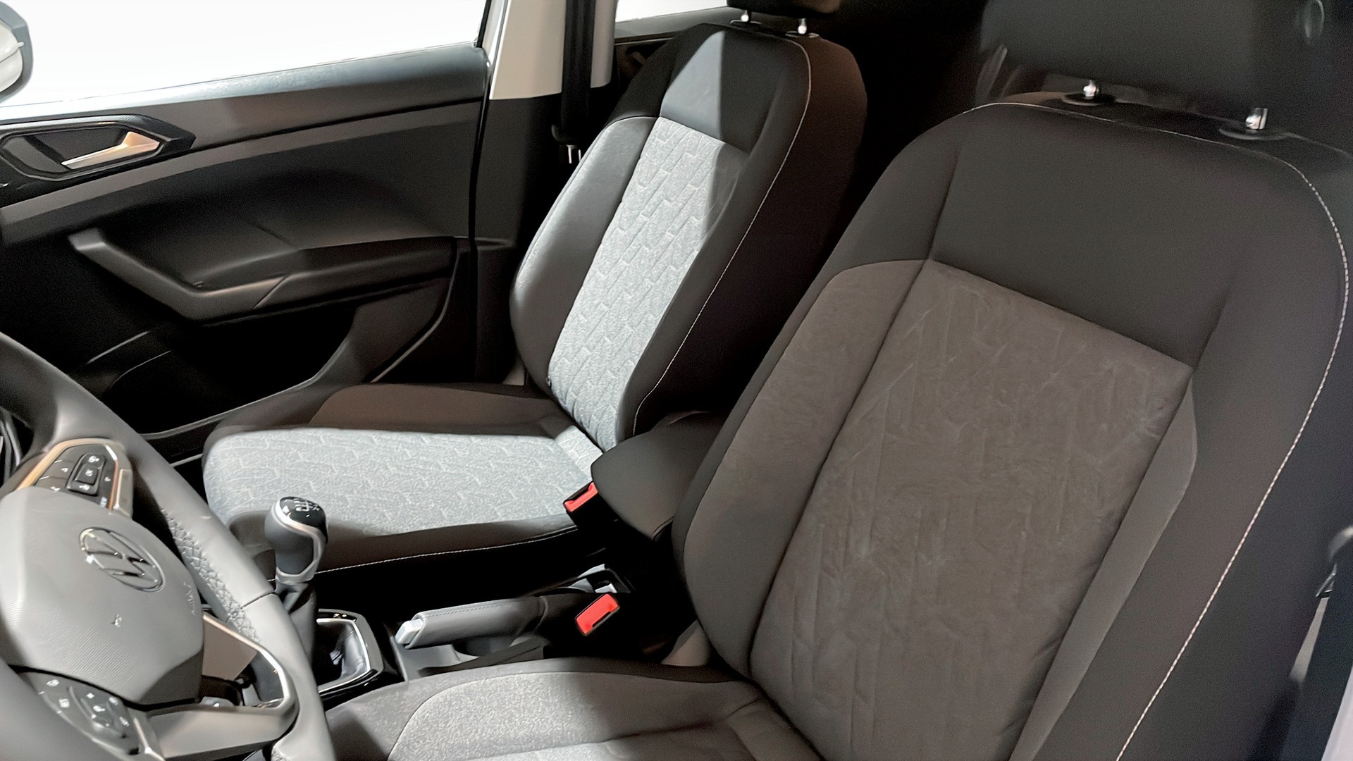 Volkswagen T-Cross MLJ22Z