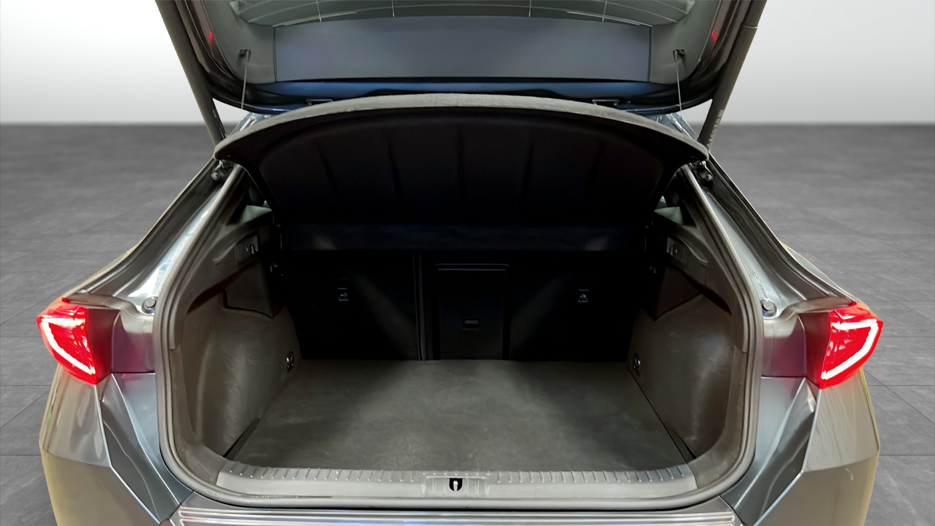 SEAT Cupra MLJ49D