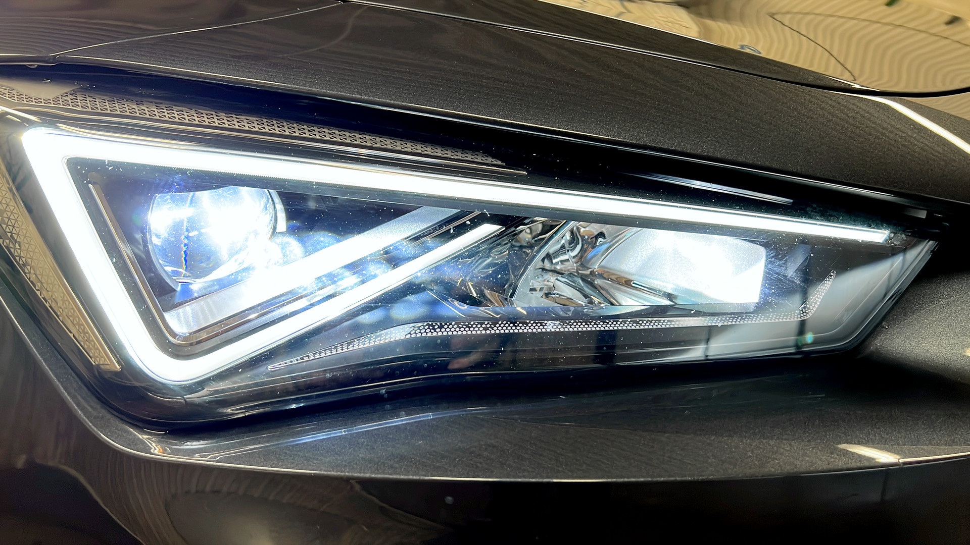 SEAT Cupra MLJ49D