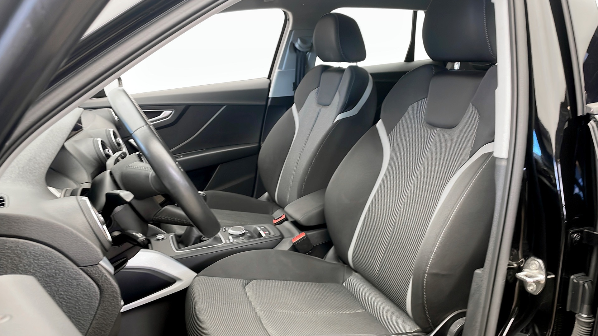 Audi Q2 MLP00L