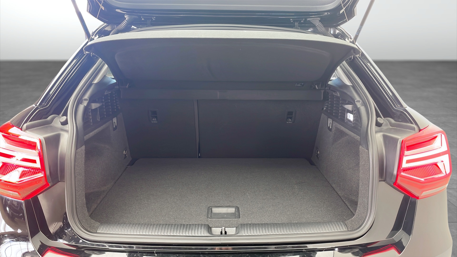Audi Q2 MLP00L