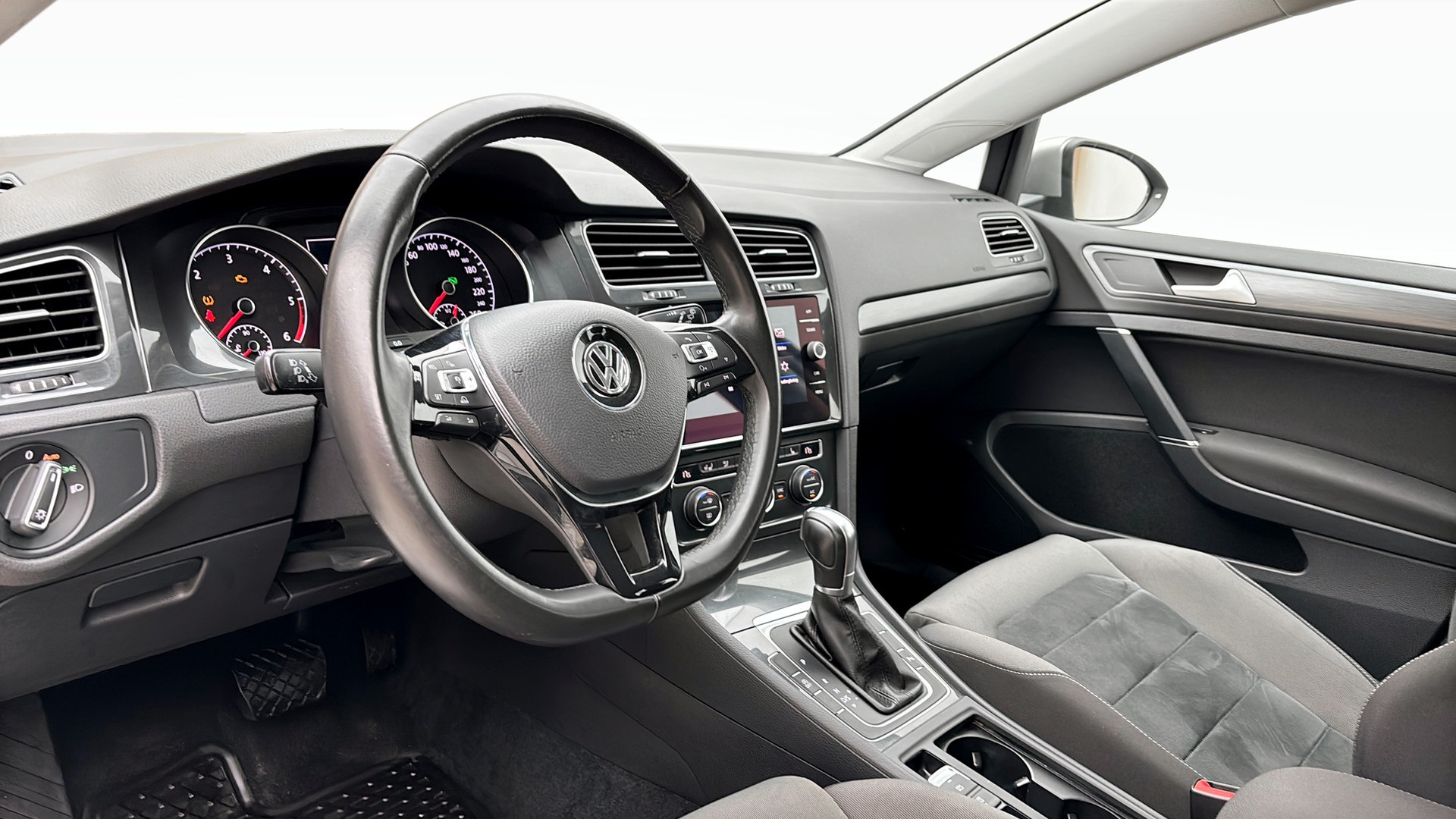 Volkswagen Golf MMB691