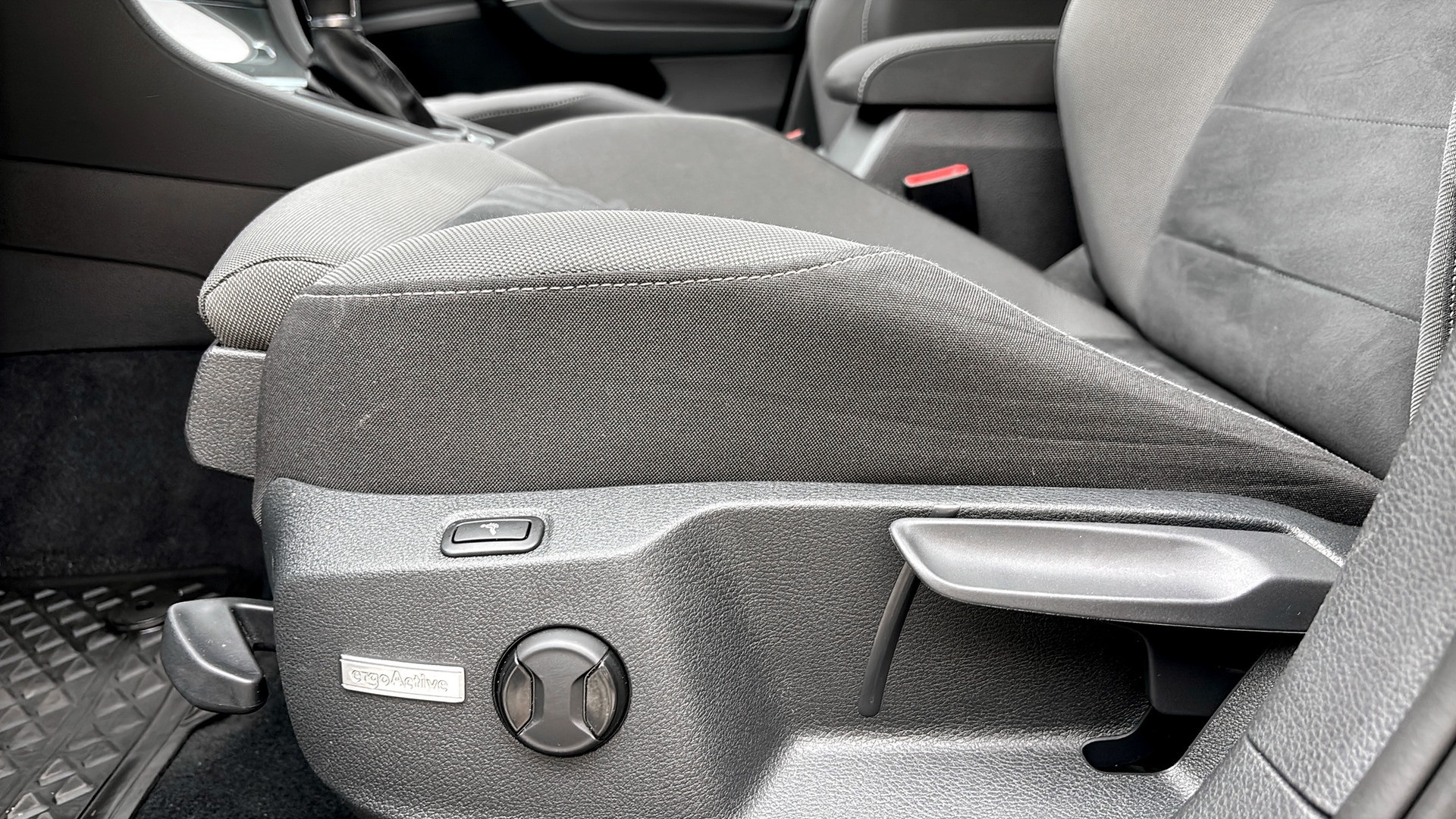 Volkswagen Golf MMB691