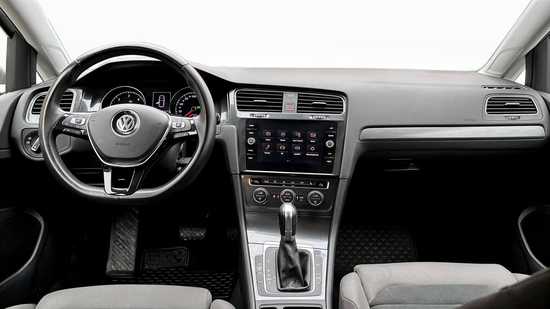 Volkswagen Golf MMB691