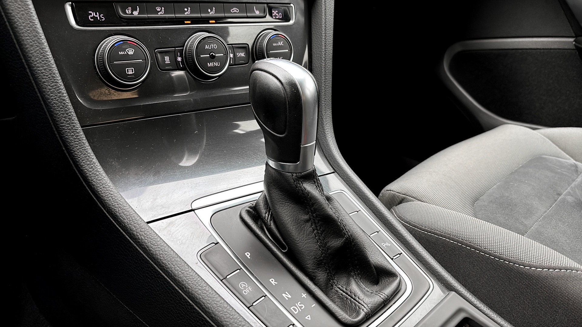 Volkswagen Golf MMB691