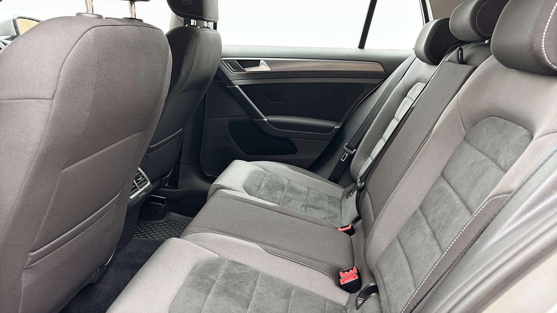 Volkswagen Golf MMB691