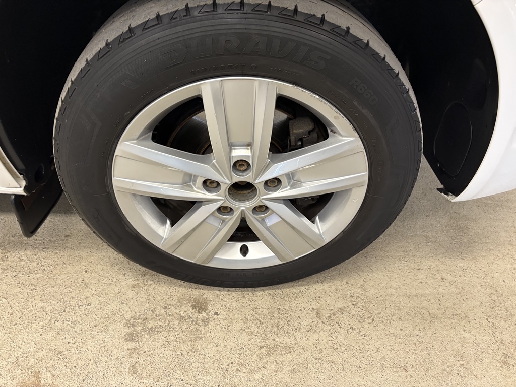Volkswagen T6 Caravelle MMY952