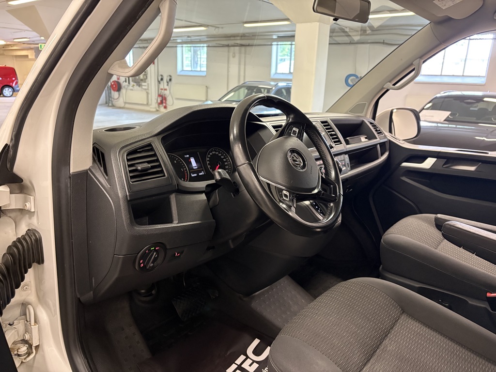 Volkswagen T6 Caravelle MMY952