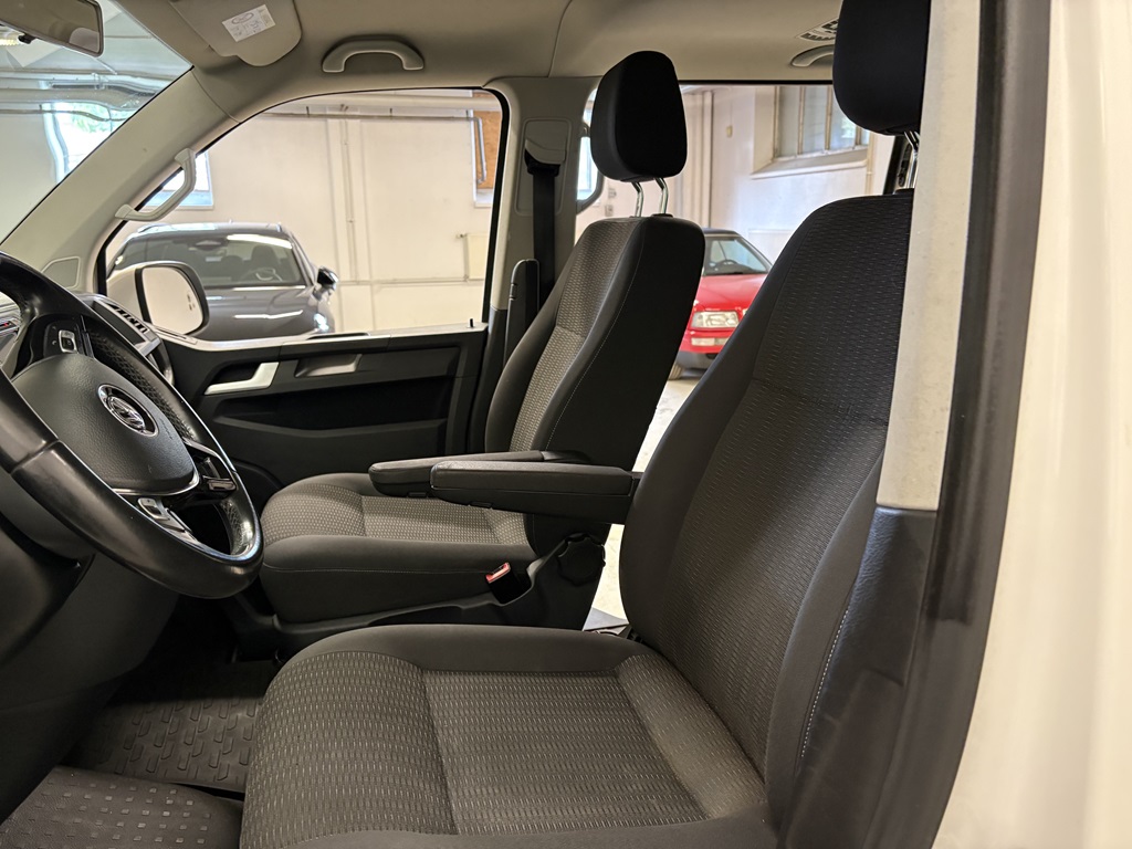 Volkswagen T6 Caravelle MMY952