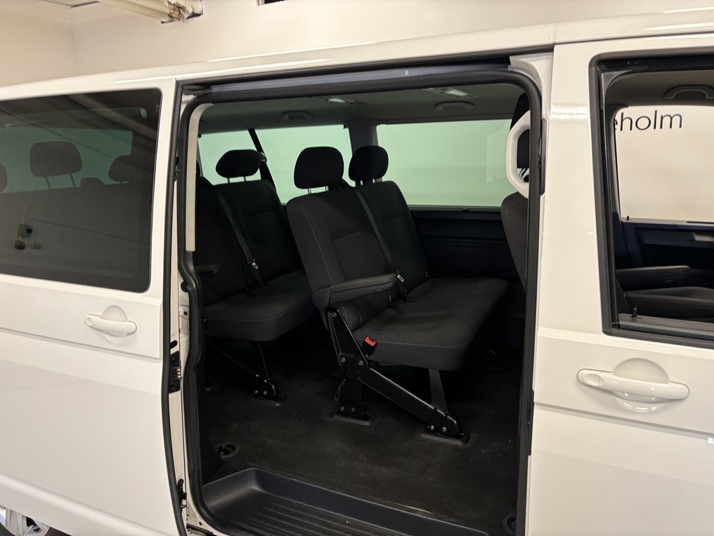 Volkswagen T6 Caravelle MMY952