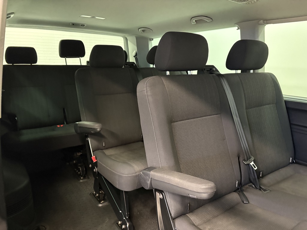 Volkswagen T6 Caravelle MMY952