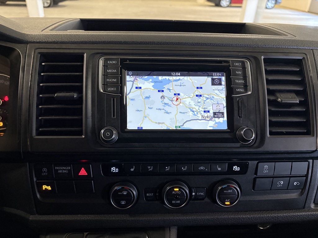 Volkswagen T6 Caravelle MMY952