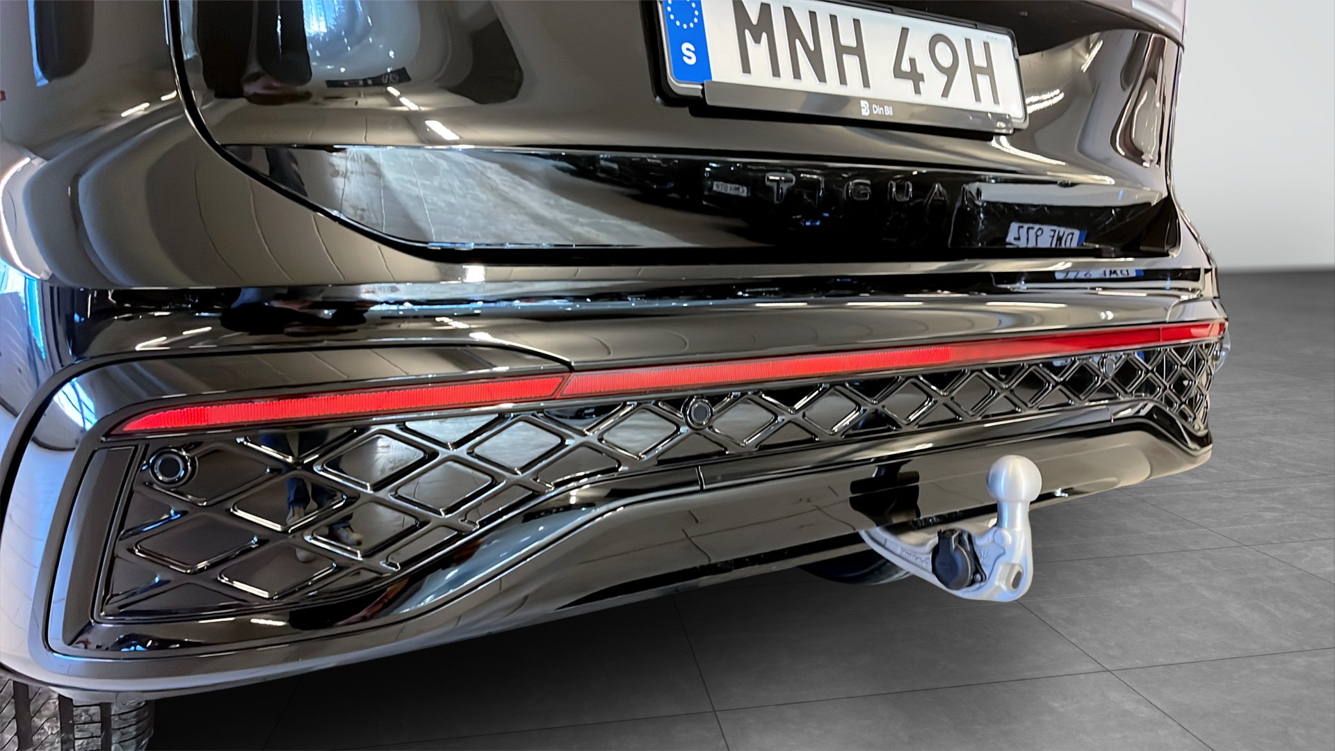 Volkswagen Tiguan MNH49H