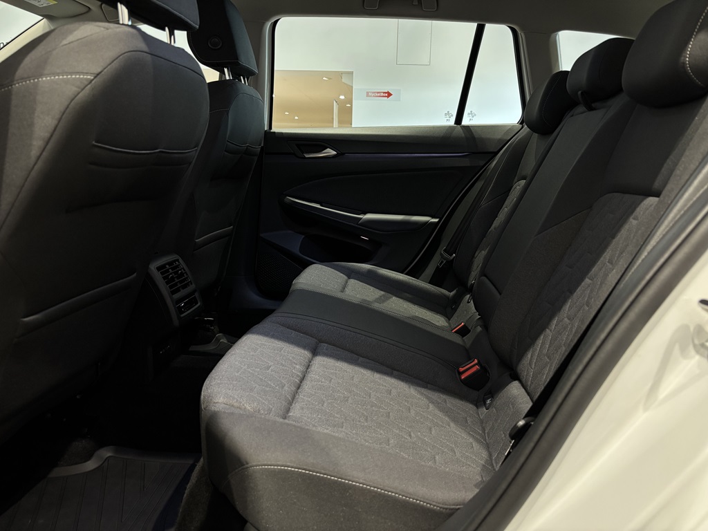 Volkswagen Golf Sportscombi MNJ49K