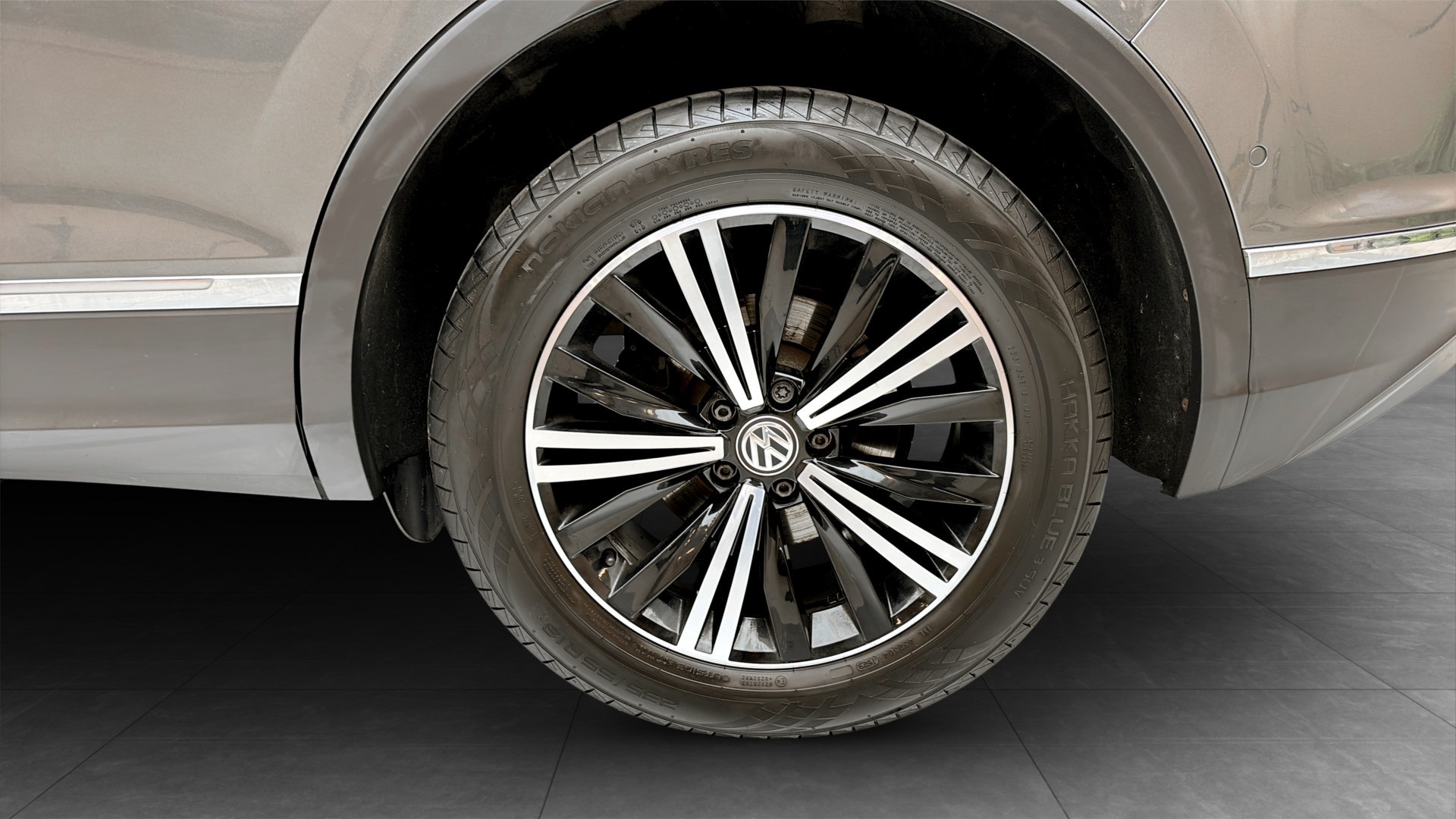 Volkswagen Tiguan MNL627