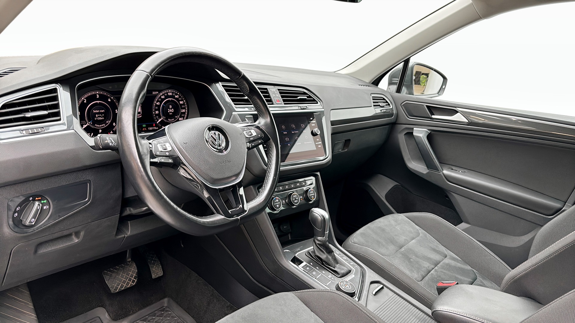 Volkswagen Tiguan MNL627