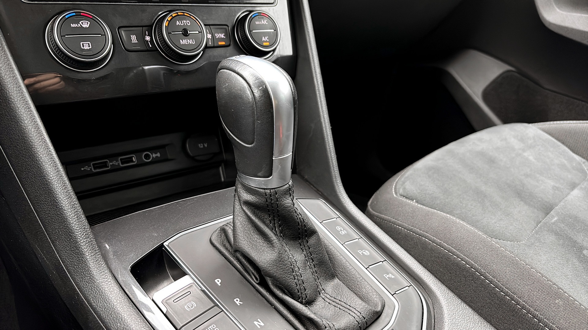 Volkswagen Tiguan MNL627