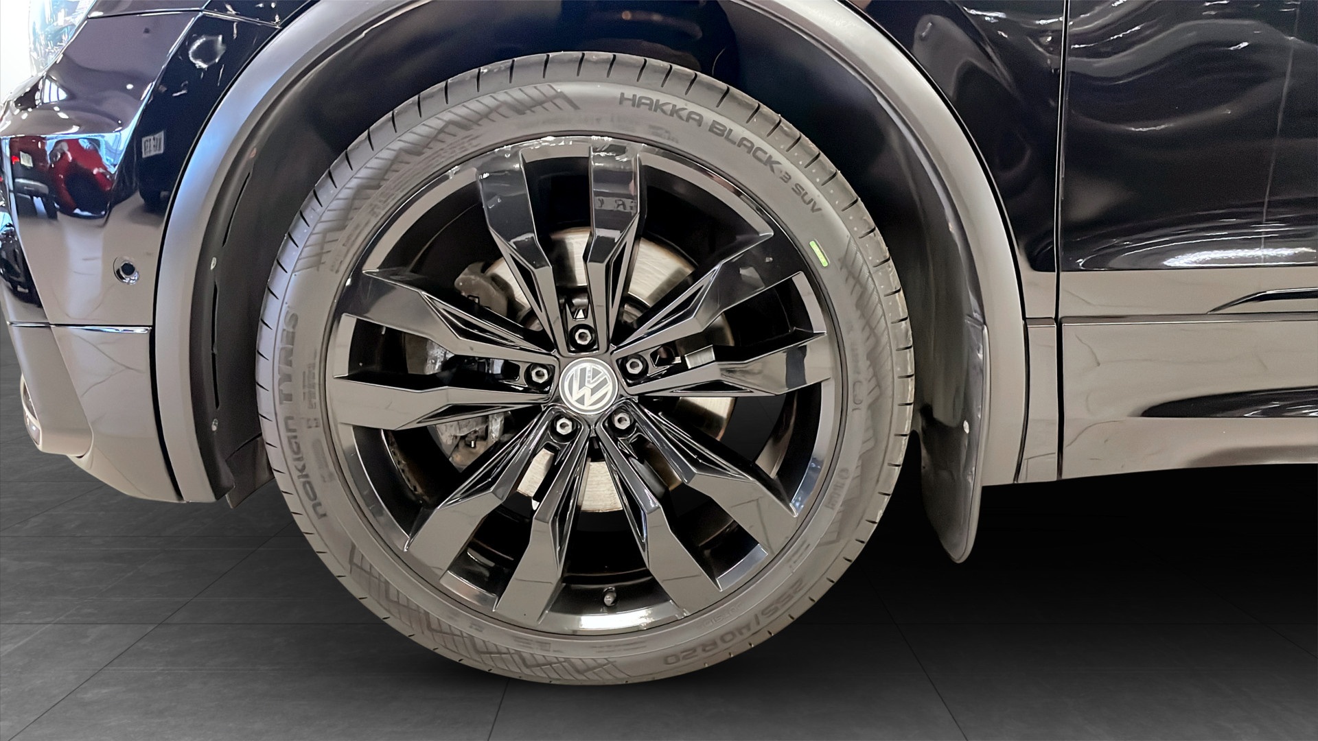 Volkswagen Tiguan MOX93B