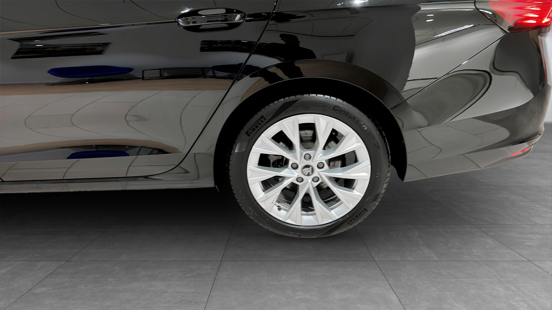 Skoda Superb Combi MRP04A