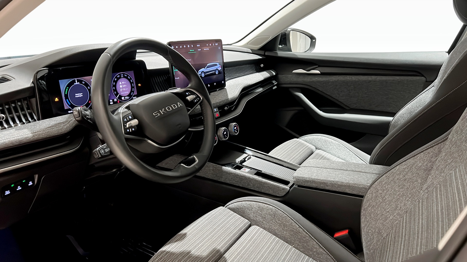 Skoda Superb Combi MRP04A