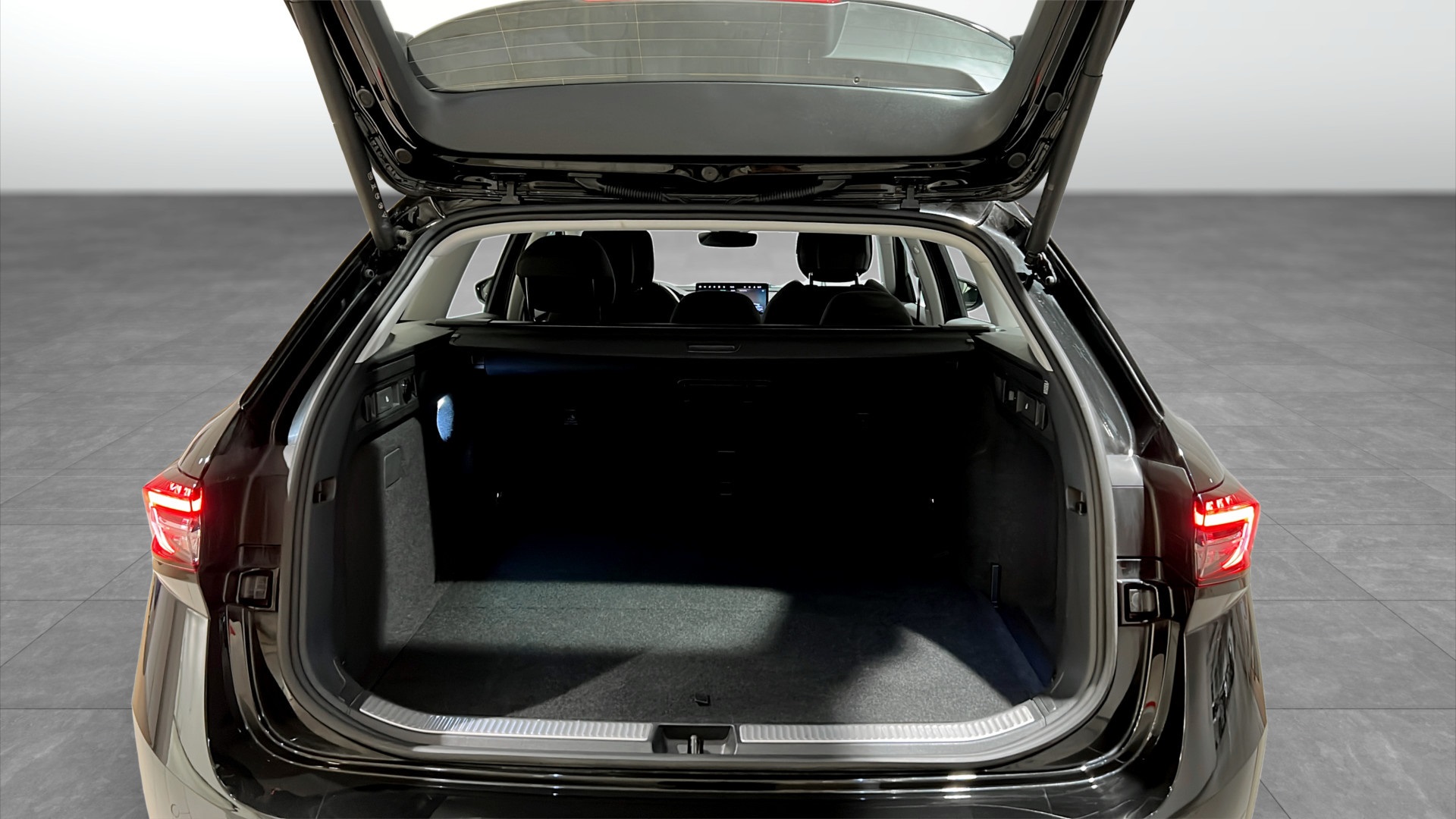 Skoda Superb Combi MRP04A