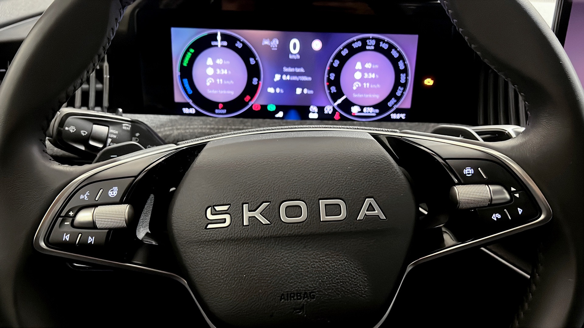 Skoda Superb Combi MRP04A