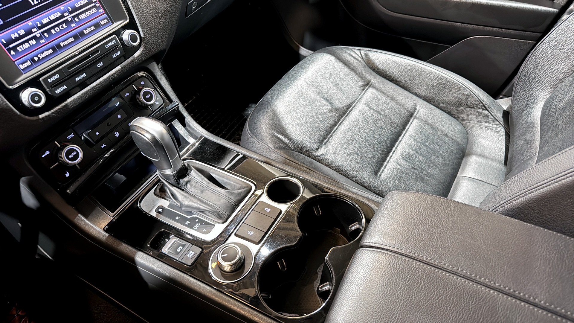 Volkswagen Touareg MRW748