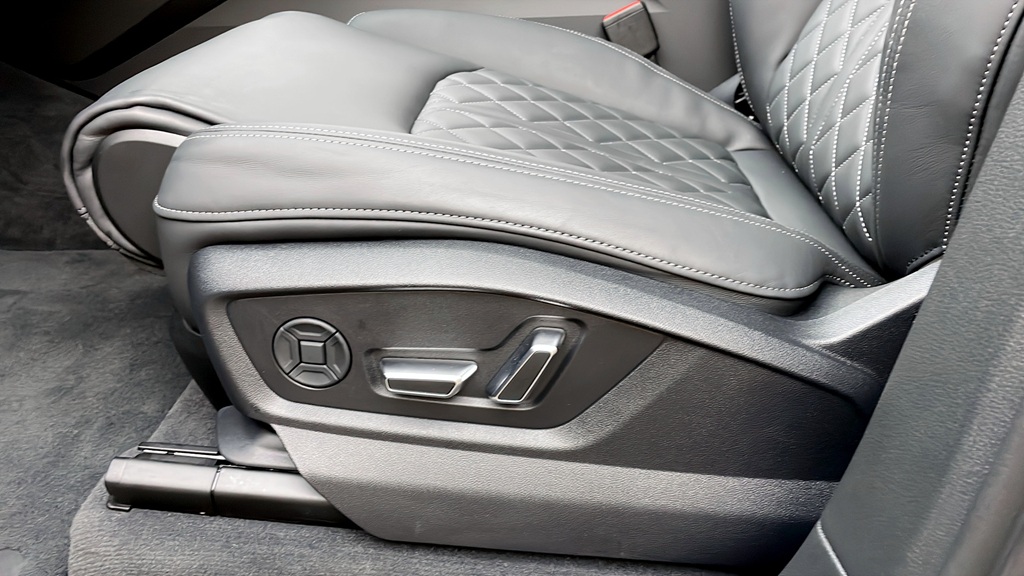 Audi Q7 TFSI e MSR06E