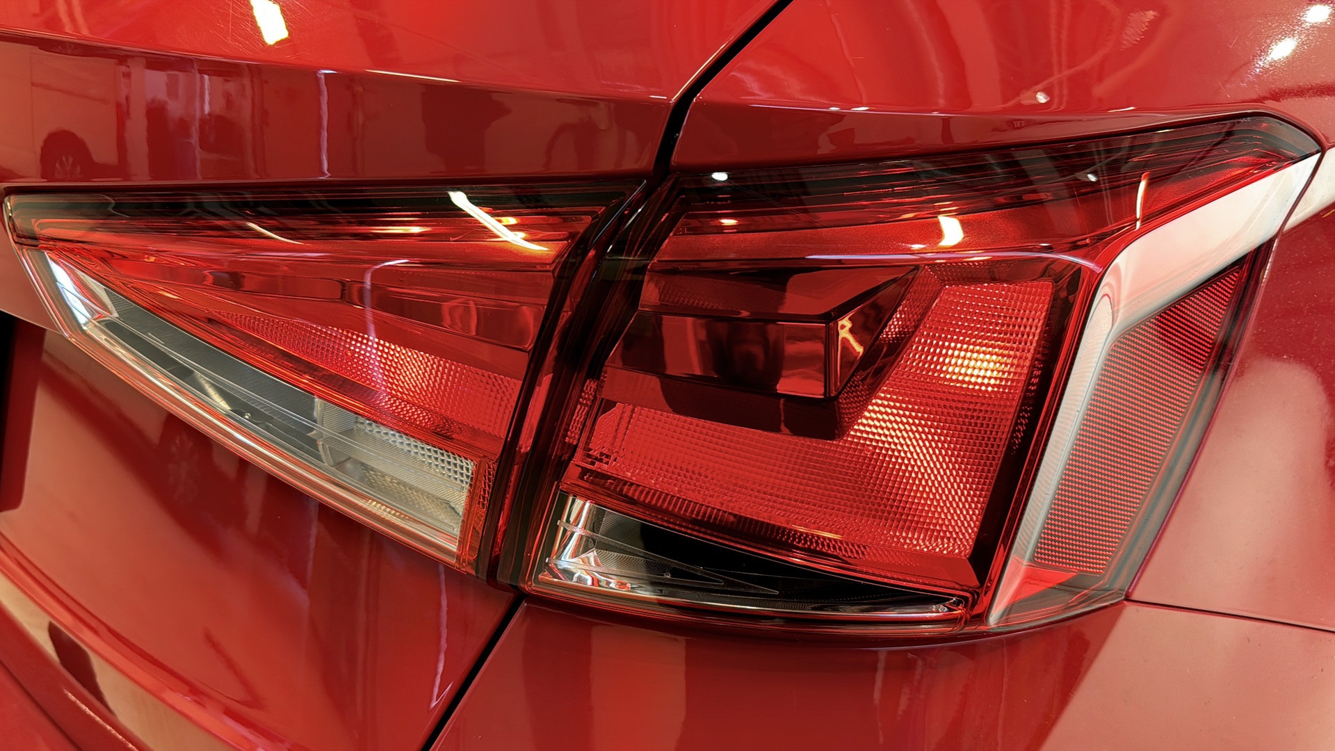 SEAT Arona MSZ85T