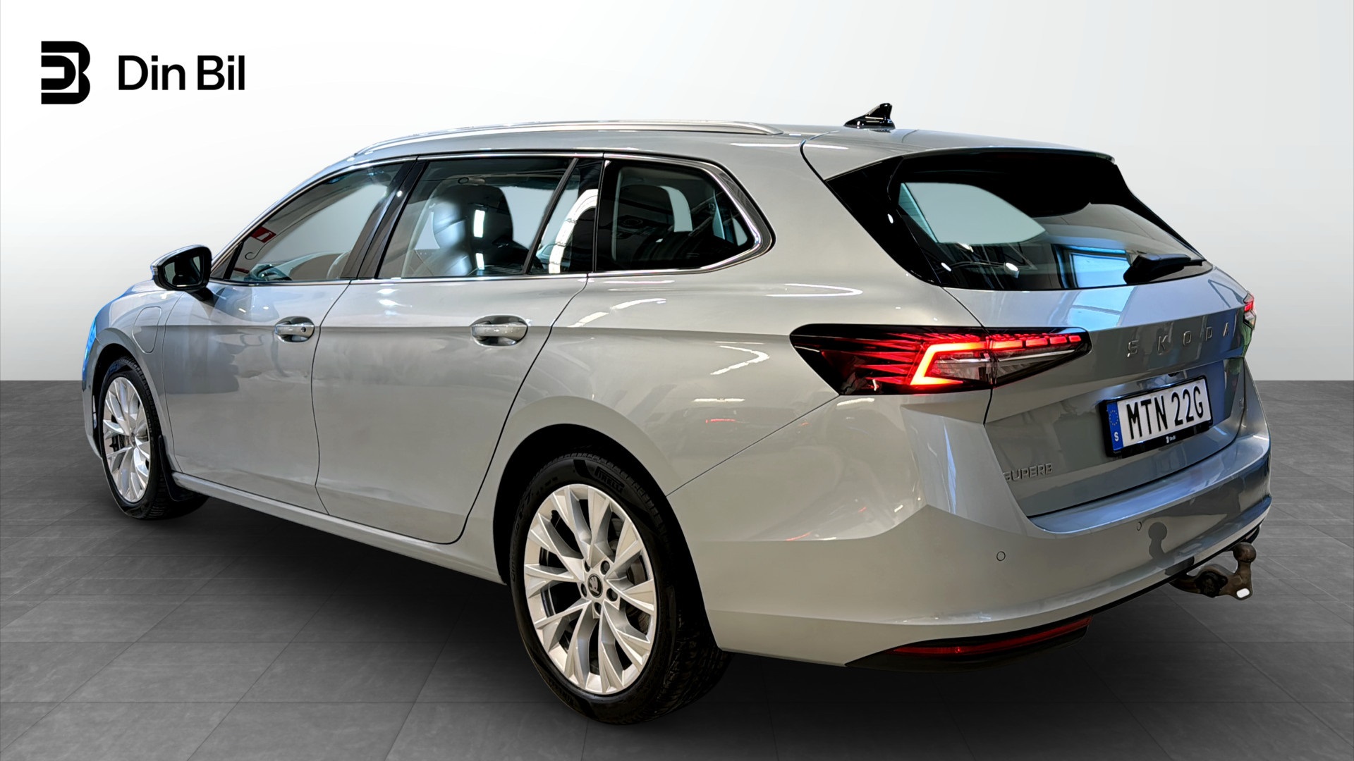 Skoda Superb Combi MTN22G