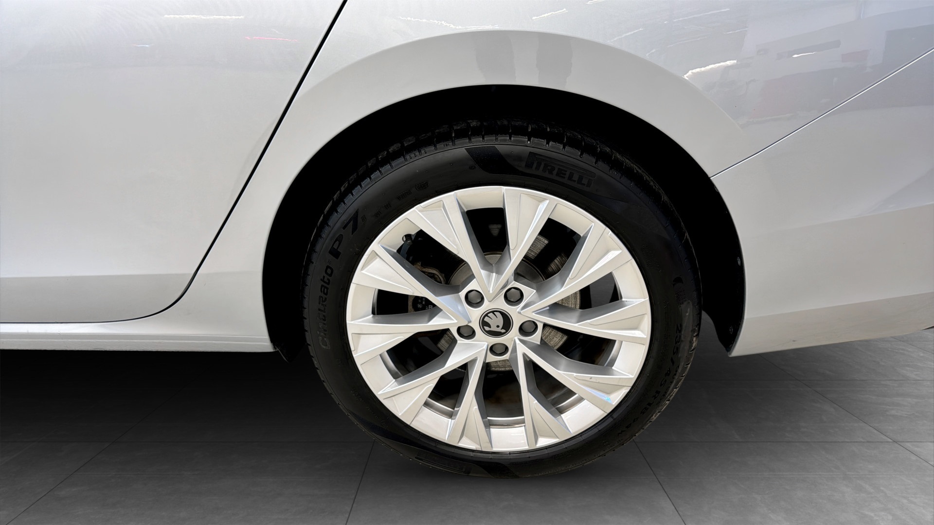 Skoda Superb Combi MTN22G