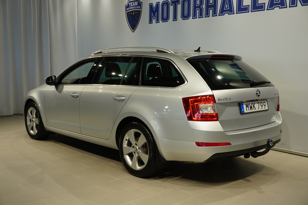 Skoda Octavia MWK799