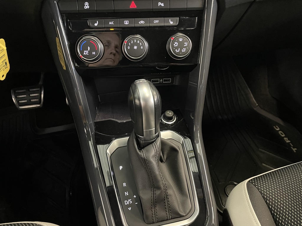 Volkswagen T-Roc MYE750