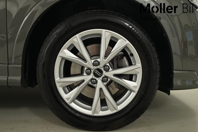 Audi Q3 MYJ49E